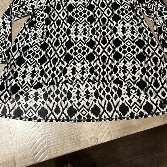 Chico’s size 3 hi-lo tunic - Picture 4 of 5